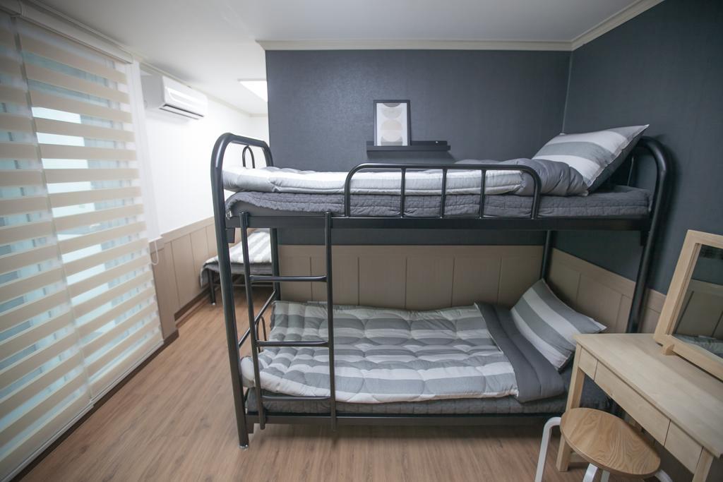 Twins Guesthouse 2*